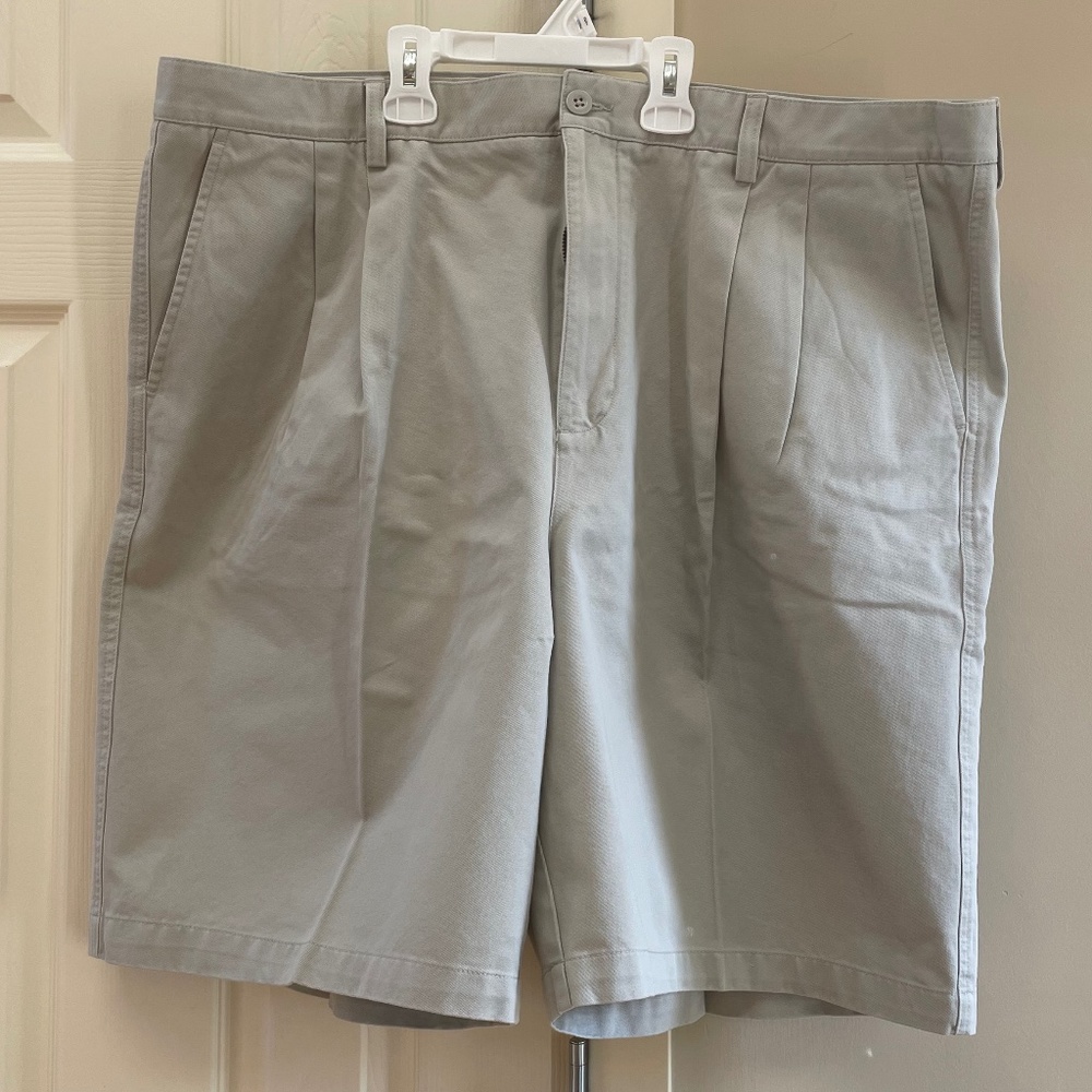 Gap Men's Relaxed Fit Pleated Twill Shorts - New in Package